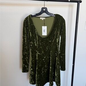Little Lies green crushed velvet dress
